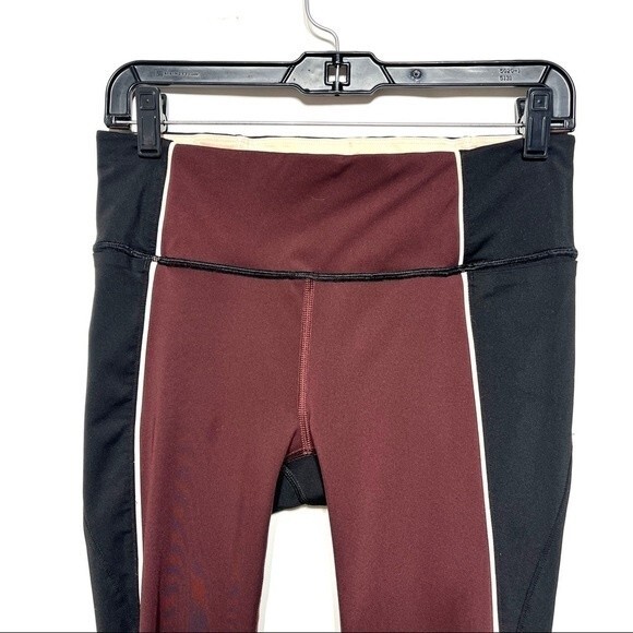 Athleta Velocity Stash Pocket Colorblock Capri in Antique Burgundy/Black S - Picture 11 of 15